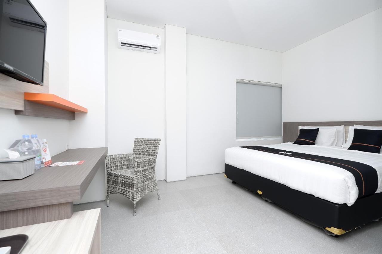 Oyo 2298 Jebres House Syariah Hotel Solo Buitenkant foto